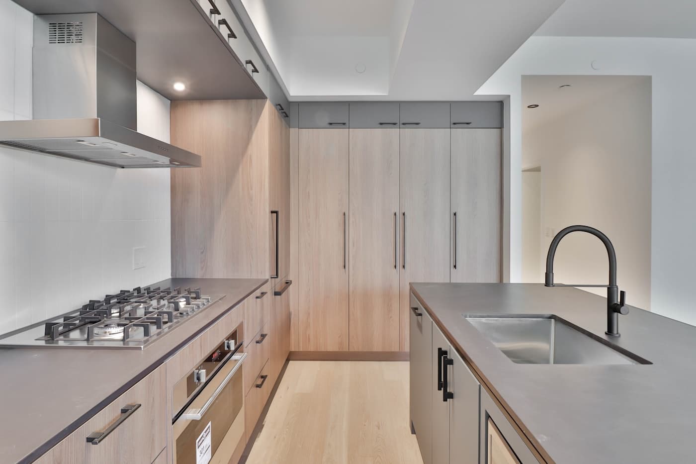 Bright 3BR Apartment in Jakarta Pusat